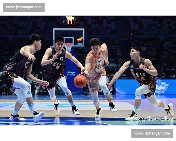 CBA赛季精彩回顾：顶级球员表现亮眼 赛场内外的精彩纷呈